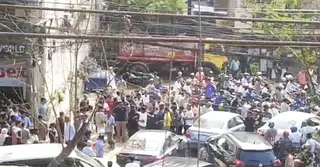 নারায়ণগঞ্জে ফিলিং স্টেশনে লাইনে দাঁড়ানো নিয়ে মারামারি